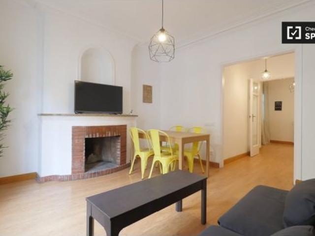 Elegante habitación en alquiler en apartamento de 6 dormitorios en Sarrià Sant Gervasi