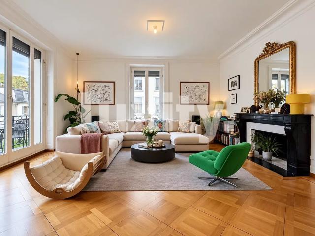 Elegante haussmannsche Wohnung in der Nähe der Altstadt