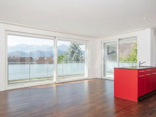 Elegante, helle 3.5 Zi. Wohnung mit grosser Terrasse und Bergpanoramasicht, 6353 Weggis LU