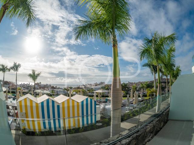 Elegante Junior Suite con terraza y vistas al mar en Corales. 55m² La Caleta