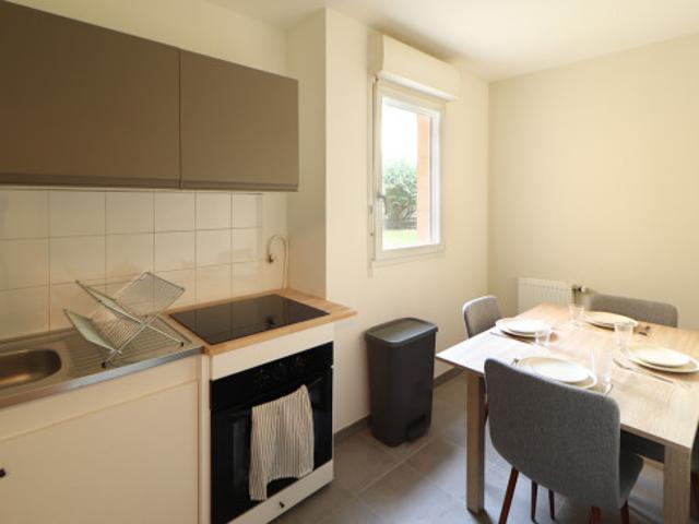 Elégante logement de 13 m² à louer en coliving près de Paris SDN45