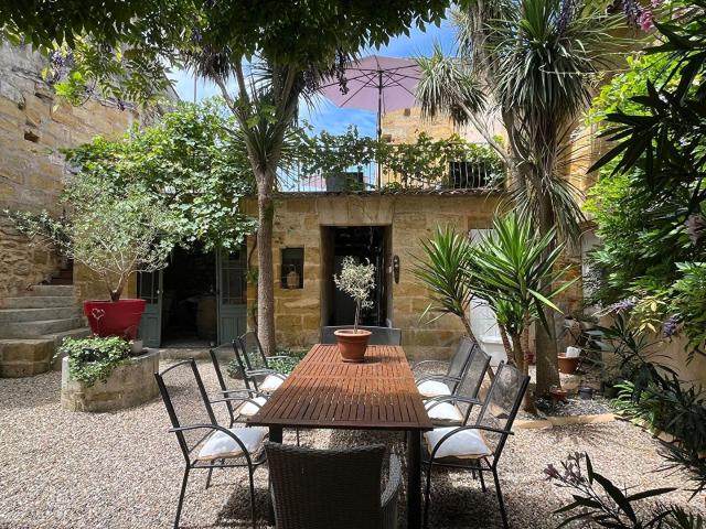 Élégante maison bourgeoise avec jardin paysager, piscine et. 420m² Castillon la Bataille