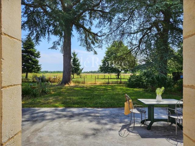À proximité de la Dordogne – Élégante maison de maître de 4. 295m² Pessac Sur Dordogne