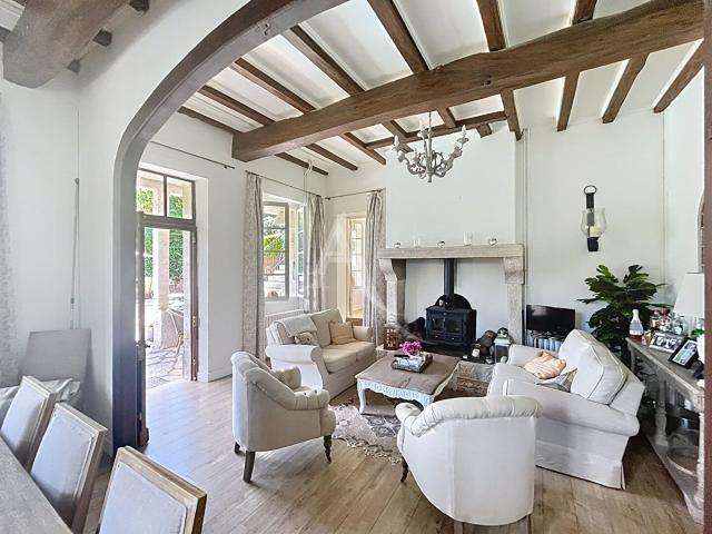 Élégante maison en pierre avec vue dégagée sur la rivière, p. 135m² Albas
