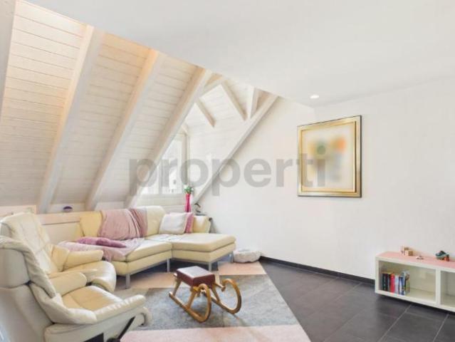 Elegante Maisonette Wohnung mit modernem Wohnkomfort in Weiach