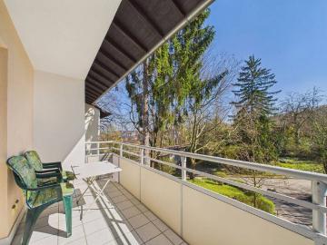 Elegante, modernisierte 5 Zimmer Etagenwohnung mit Südbalkon und malerischem Stadtblick in Stuttgart