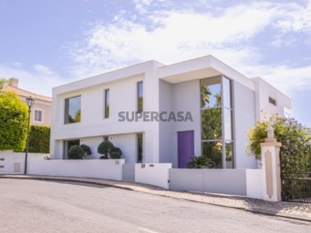 Elegante Moradia Contemporânea V3 em Varandas do Lago, a dois passos da Praia