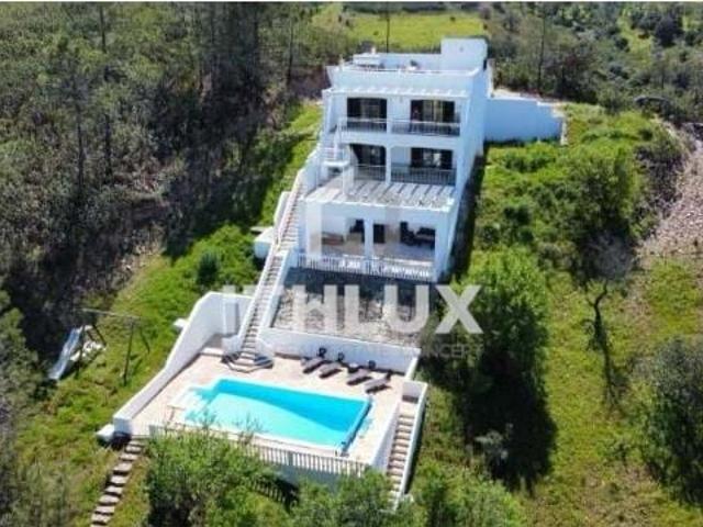 Elegante Moradia de Campo de Três Quartos com Piscina e Vista Panorâmica – Santa Catarina da Fonte do Bispo