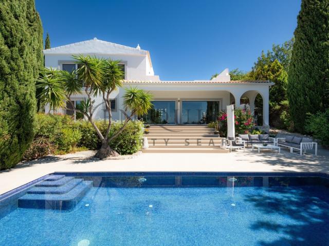 Elegante moradia de quatro quartos com piscina e fabulosas v. 260m² Loulé São Sebastião