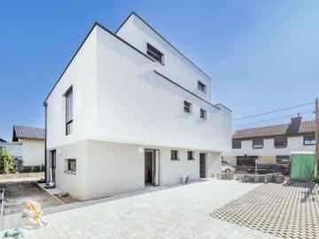 Elegante Neubauten: Erstbezug mit Garten, Terrasse und Luftwärmepumpe | Helle und moderne Räume | Hochwertige Ausstattung | Parkplatz