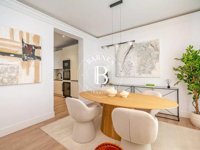 Elegante piso reformado con gran luz y altura 125m² Madrid