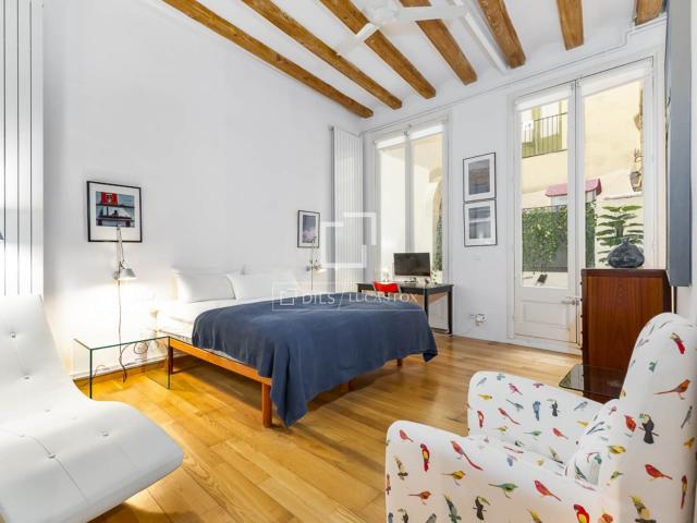 Elegante piso tipo loft en pleno centro histórico de Barcelo. 120m² Barcelona