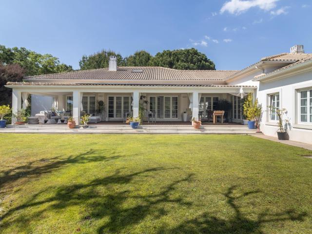 Elegante Propriedade de 8 Quartos com Piscina e Amplo Jardim. 541m² São Bento do Cortiço e de Santo Estevão