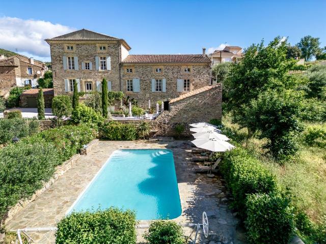 Élégante Propriété avec Maison d’Hôtes de Prestige