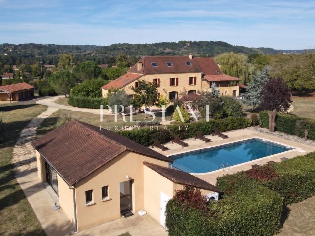 Élégante propriété de caractère au cœur du Périgord Noir. 475m² Le Buisson de Cadouin