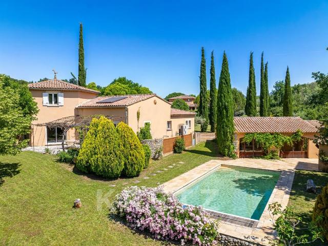 Élégante propriété en Provence, entre campagne et villages d. 255m² Vaison la Romaine