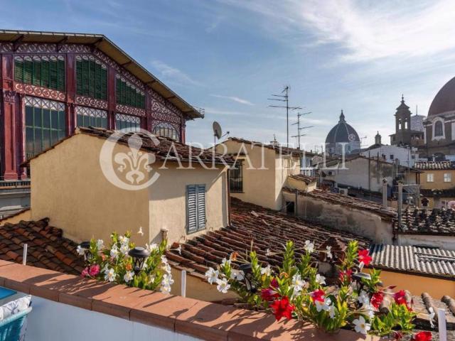 Elegante residenza con terrazza panoramica nel cuore di Fire. 172m² Firenze