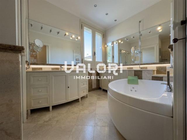 Elegante Residenza Indipendente in Via Firenze a Faenza