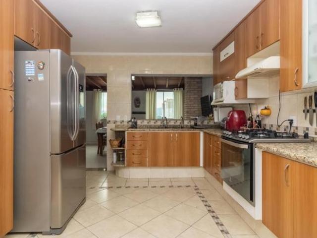 Confortável sobrado para venda em Parque São Domingos com 3 quartos, sendo 1 suíte, 180m² remaxalc