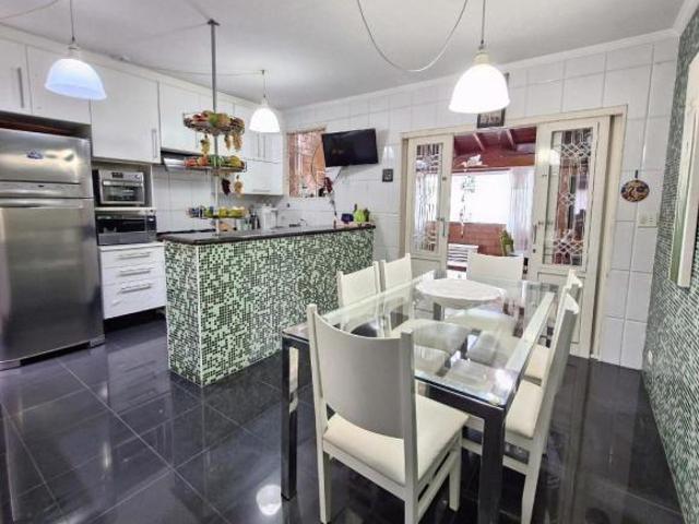 Elegante sobrado para venda em Vila Nova Mazzei com 3 quartos, sendo 1 suíte, 180m² iramar rodrigu