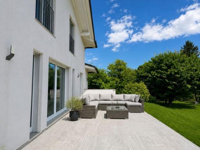 Elegante & Spacious 7 Room Villa in Chambésy