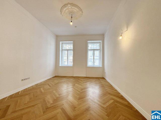 Eleganter Altbau mit modernem Penthouse Dachausbau
