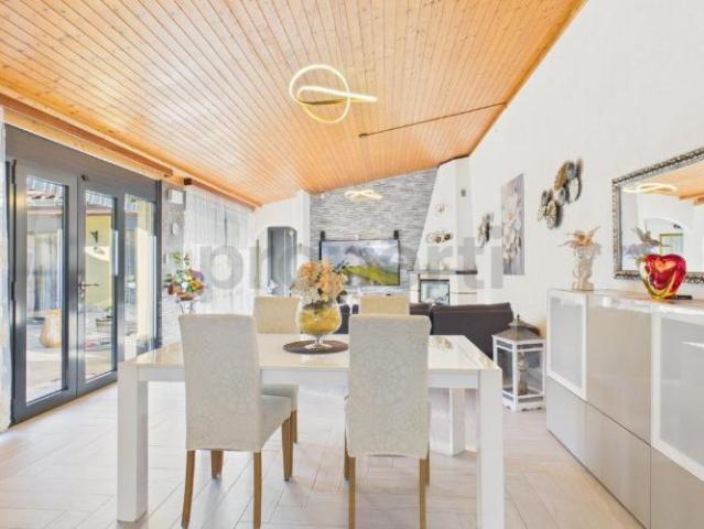 Elegantes 5.5 Zimmer Einfamilienhaus mit Patio, in Lodrino Riviera