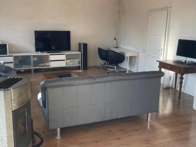 Elegantes 6 Zimmer Einfamilienhaus mit Balkon in Mendrisio
