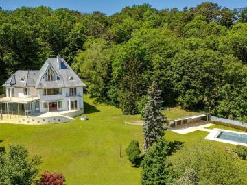 Elegantes Anwesen mit großzügigem Grundbesitz 11.045 m² zur Vermietung