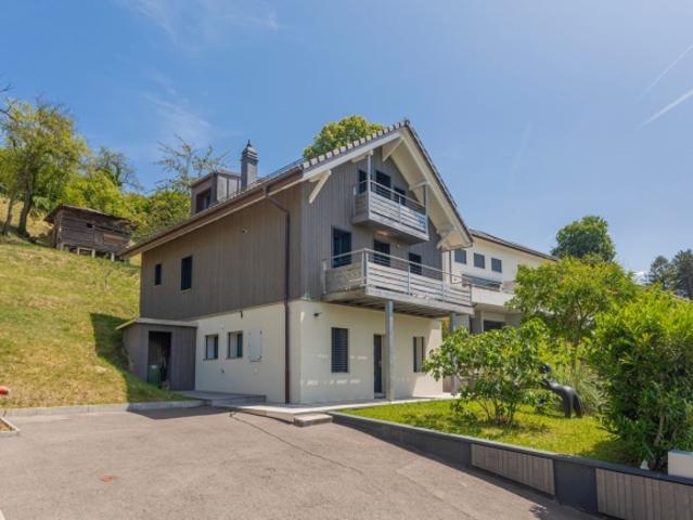 Elegantes Familienanwesen mit ungehindertem Blick auf den Jura