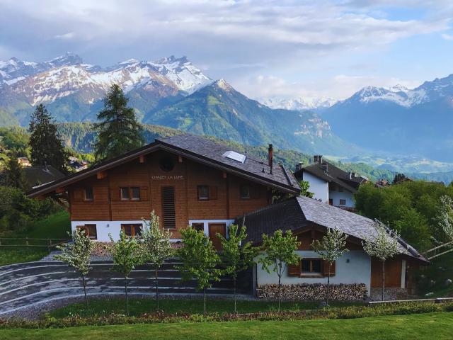 Elegantes Familienchalet mit Panoramablick und Terrassengarten in Villars sur Ollon