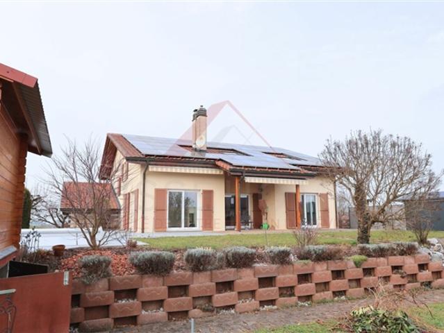 Elegantes freistehendes Haus mit großem Grundstück, Pool und Familienkomfort – 1745 La Brillaz