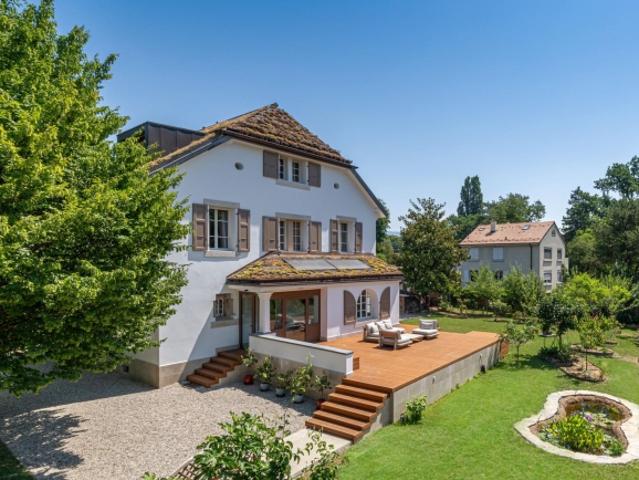 Elegantes Herrenhaus in einer seltenen und erhaltenen Umgebung