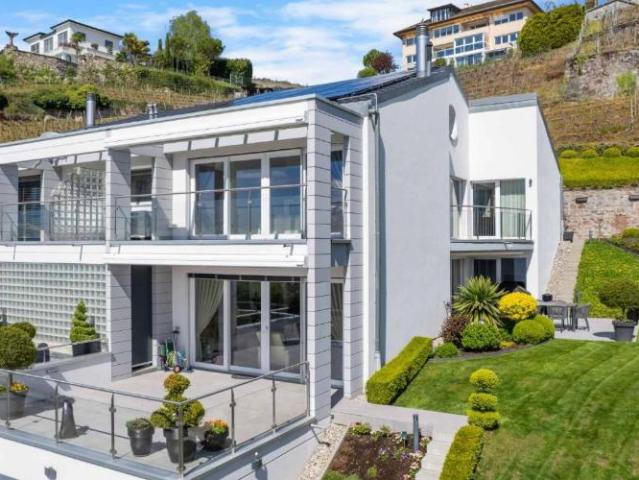 Elegantes, modernes Anwesen mit Panoramablick auf den Genfersee