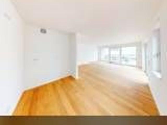 Elegantes Single Apartment: 1 Zimmer Neubauwohnung mit Einbauküche