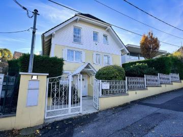 Ruhelage am Heuberg! Elegantes Stadthaus mit Aussicht und Homeoffice /Praxispotenzial