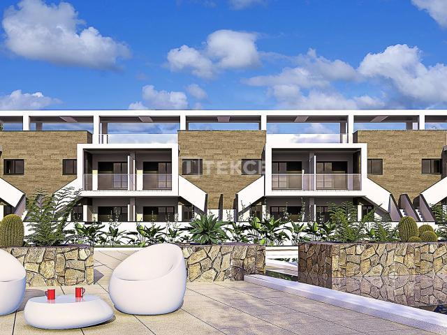Elegantes Residencias Costeras en Mil Palmeras Costa Blanca