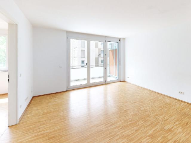 Elegantes Wohnen mit Terrasse: Stilvolle 2 Zimmer Wohnung mit offenem Wohn /Essbereich