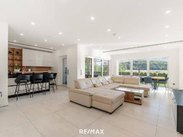 Haus for sale in 8083