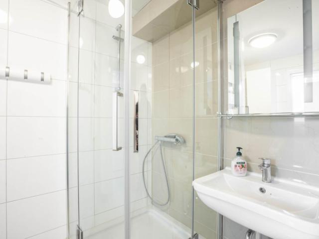 Elegantes WG Zimmer in Stadtvilla Schönefeld, in einer 5 Zimmer Wohnung