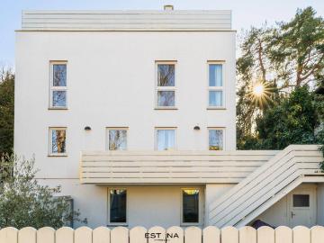 Elegantes Traumhaus mit Terrasse unweit der American International School