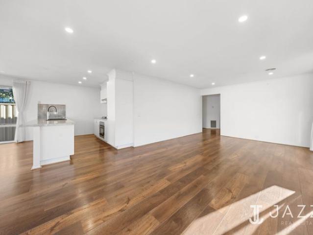 Elegantly Designed Family Home in a Prime Point Cook Pocket
