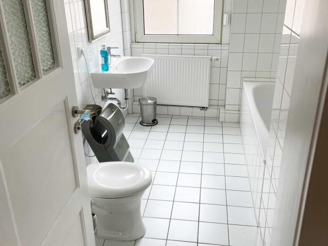Elegantly furnished 3 room apartment + Studio – with garden and parking space
