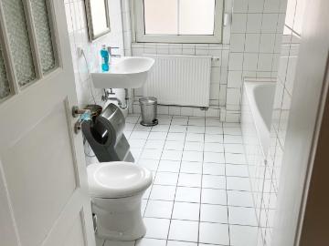 Elegantly furnished 3 room apartment + Studio – with garden and parking space