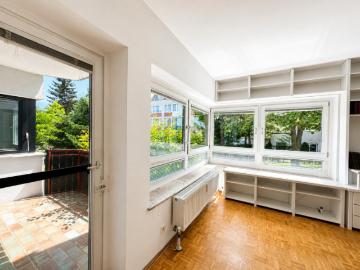 Eleganz trifft Grünruhelage – Großzügige 4 Zimmer Wohnung mit Freifläche in begehrter Währinger Bestlage