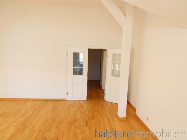 Eleganz und Wohnkomfort: Schöner Wohnen, mit Süd Terrasse, EBK, Tiefgarage + Wallbox!