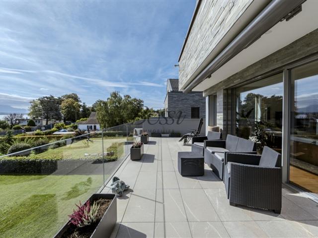 Eleganz, Volumen und Licht Duplex mit Seeblick
