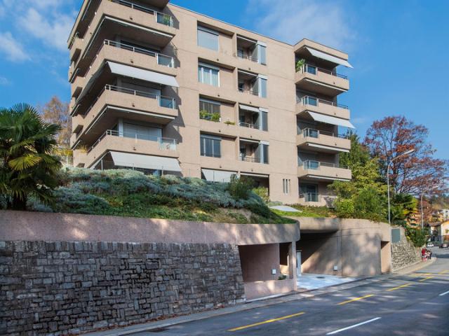 Eleganza e panorama: vista lago mozzafiato a due passi dal centro
