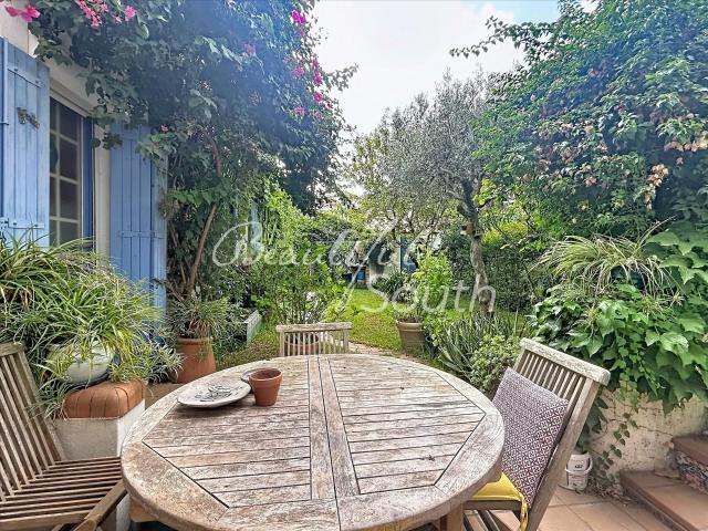 Élégance, volumes et jardin arboré au cœur de Perpignan 207m² Perpignan