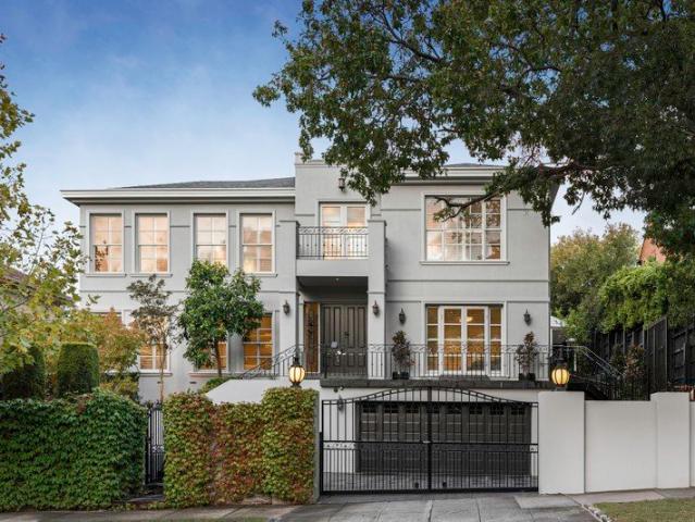 Elegance and Grandeur in an Exclusive Address